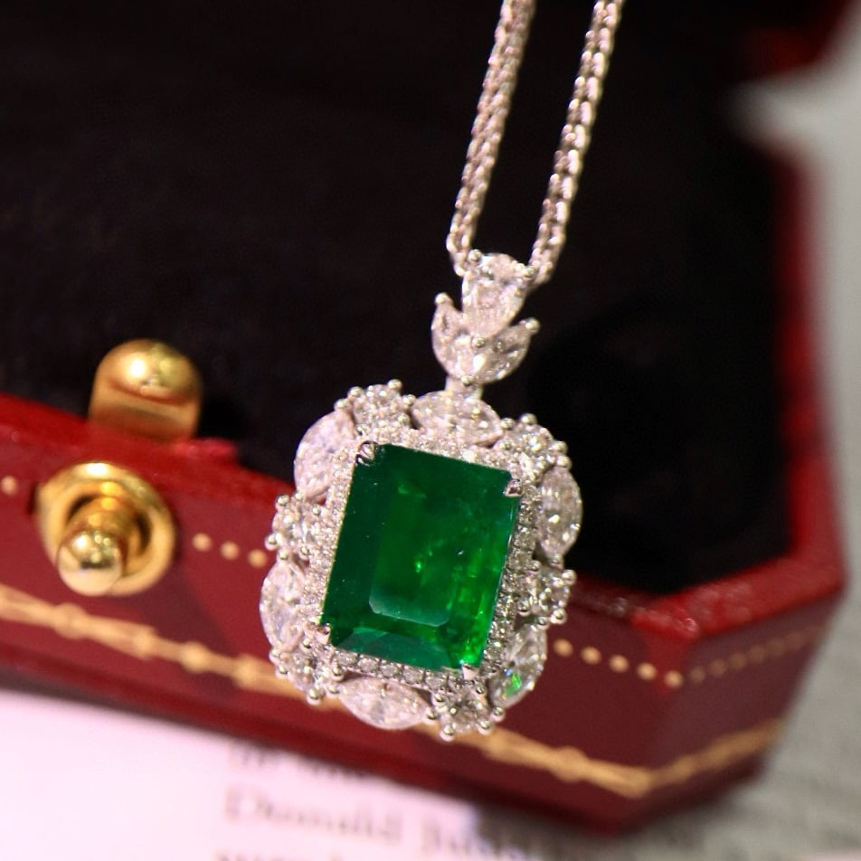 14k Gold 3.49 Ctw Vivid Green Natural Emerald & Diamond Pendant( Without Chain ) - 3