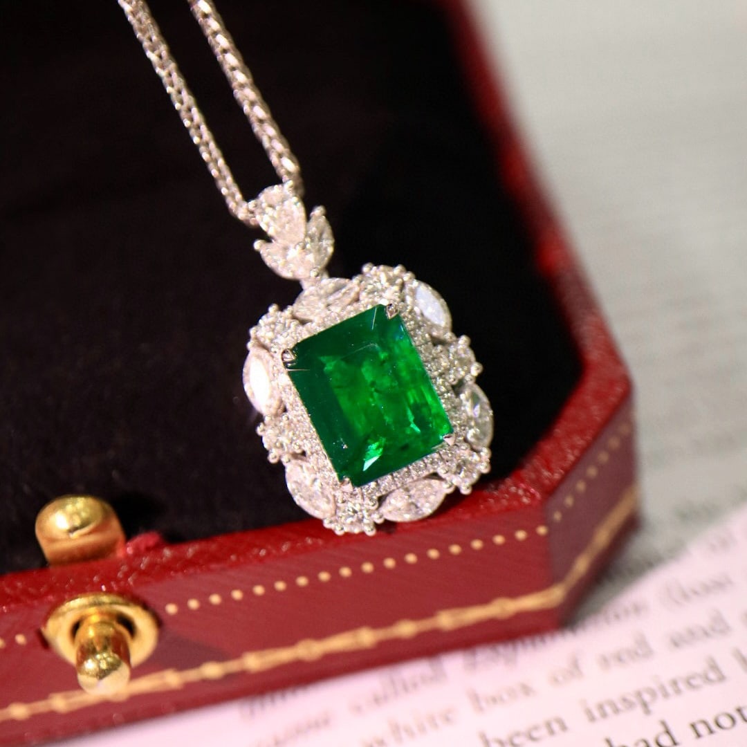 14k Gold 3.49 Ctw Vivid Green Natural Emerald & Diamond Pendant( Without Chain ) - 6