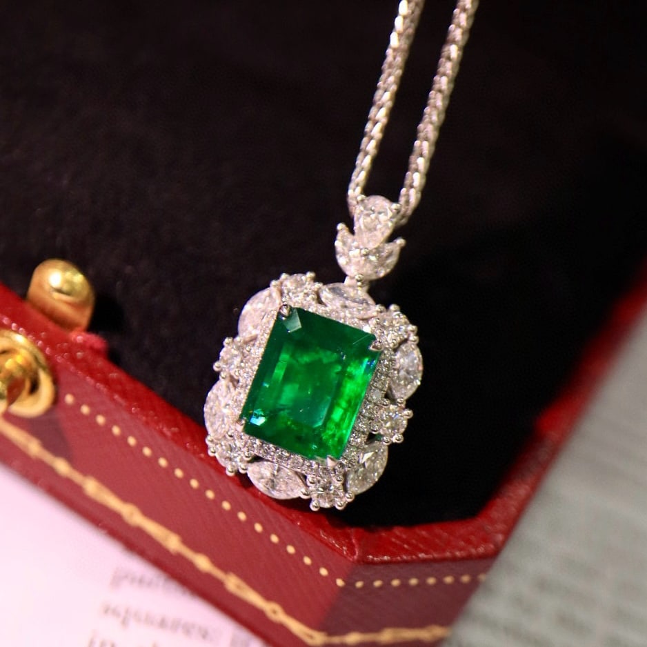 14k Gold 3.49 Ctw Vivid Green Natural Emerald & Diamond Pendant( Without Chain ) - 7
