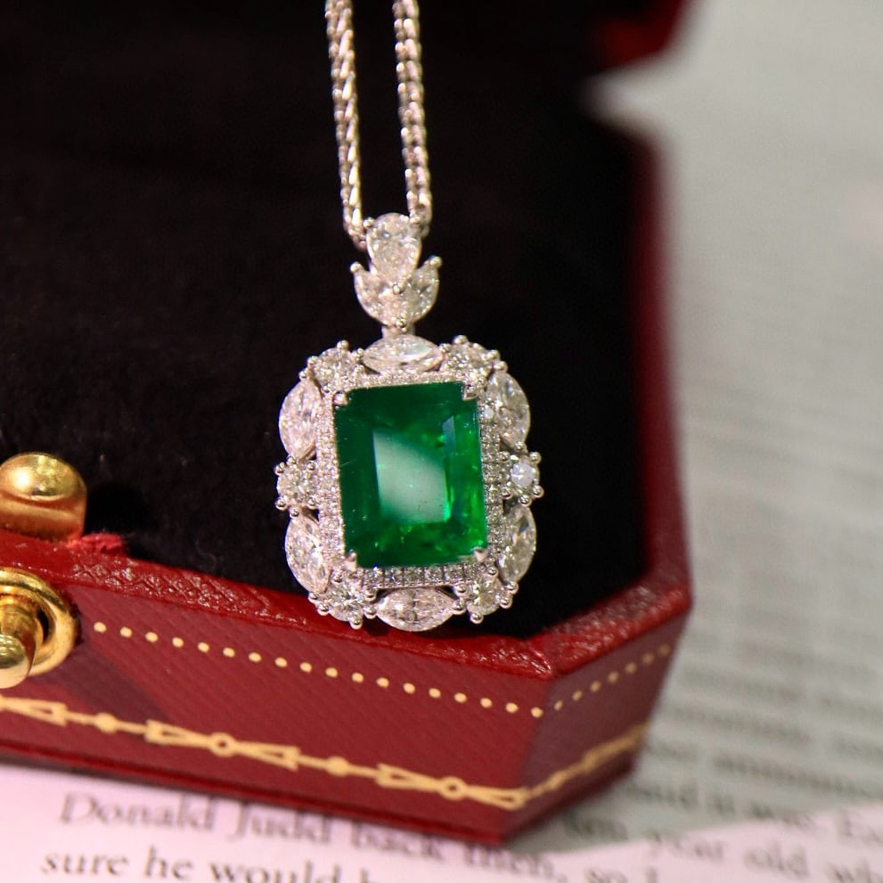 14k Gold 3.49 Ctw Vivid Green Natural Emerald & Diamond Pendant( Without Chain ) - 8