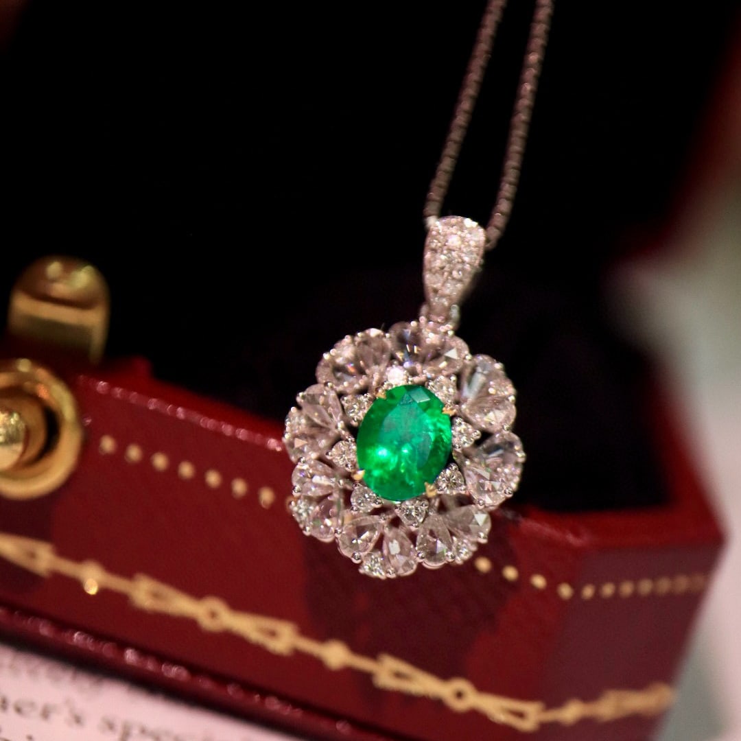 14k Gold 0.77 Ctw Vivid Green Natural Emerald & Diamond Pendant( Without Chain ) - 2