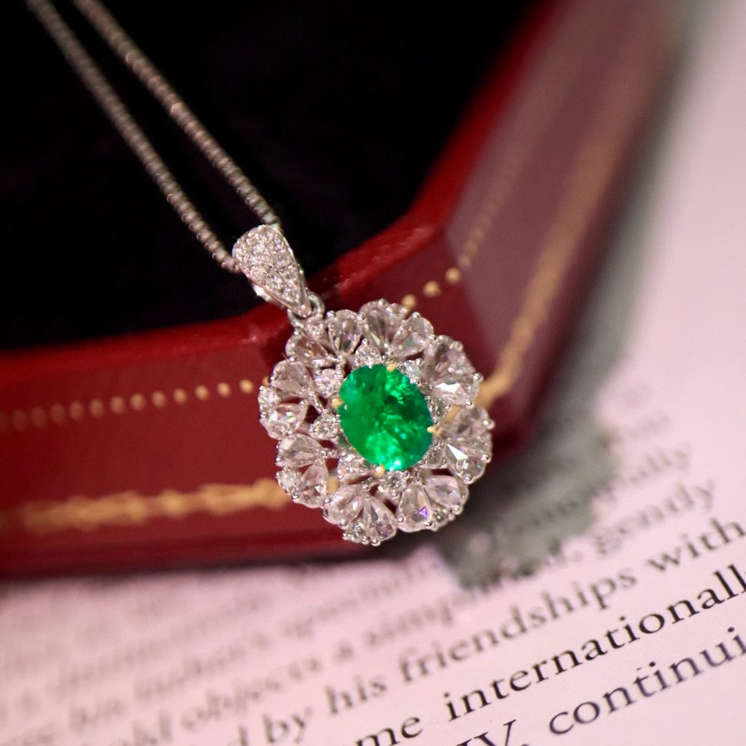 14k Gold 0.77 Ctw Vivid Green Natural Emerald & Diamond Pendant( Without Chain ) - 3