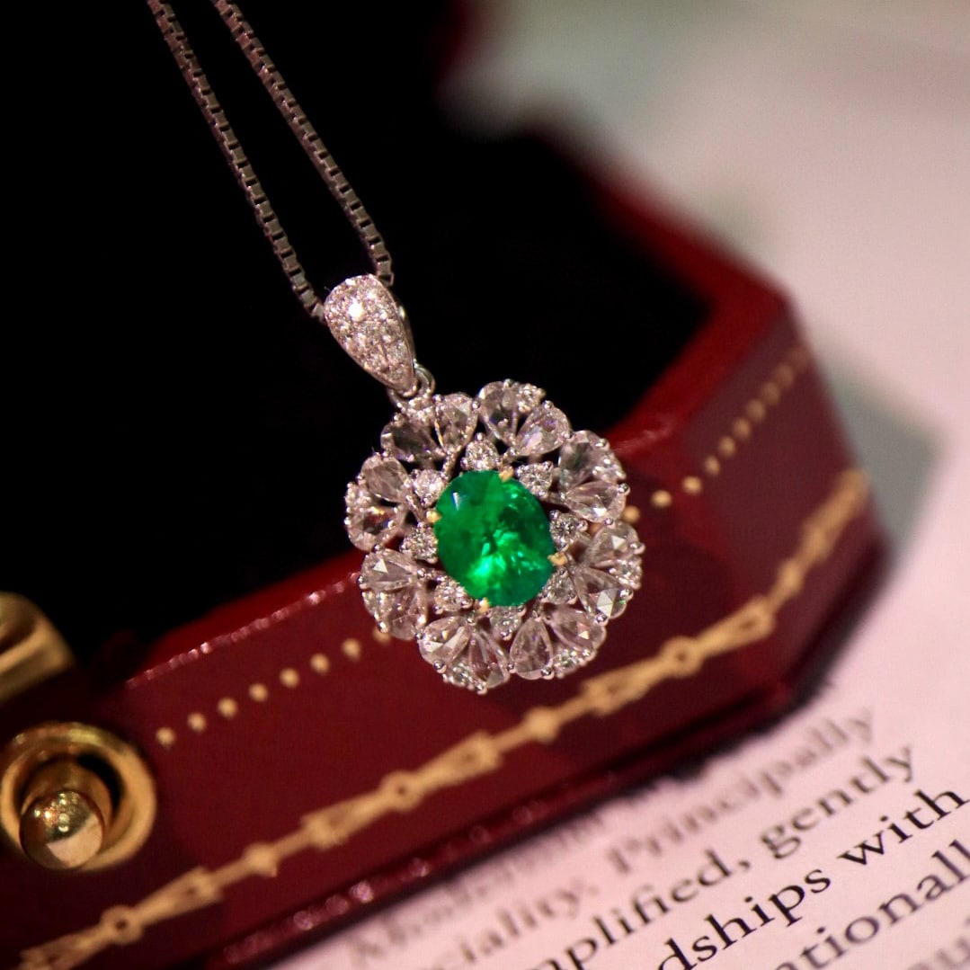 14k Gold 0.77 Ctw Vivid Green Natural Emerald & Diamond Pendant( Without Chain ) - 6
