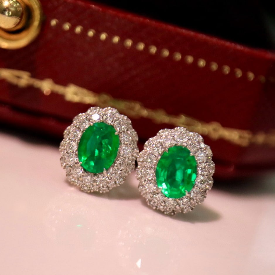 14k Gold 1.10 Ctw Vivid Green Natural Emerald & Diamond Earrings - 4