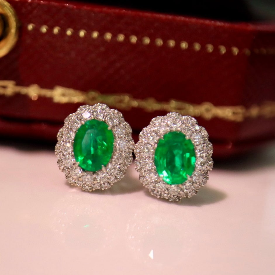 14k Gold 1.10 Ctw Vivid Green Natural Emerald & Diamond Earrings - 5