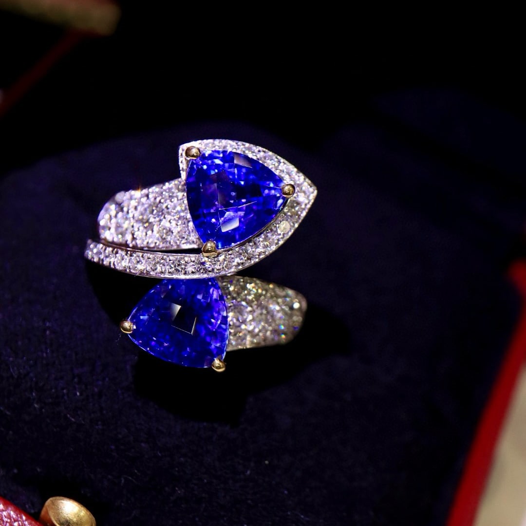 14k Gold 5.92 Ctw Natural Tanzanite & Diamond Ring - 3
