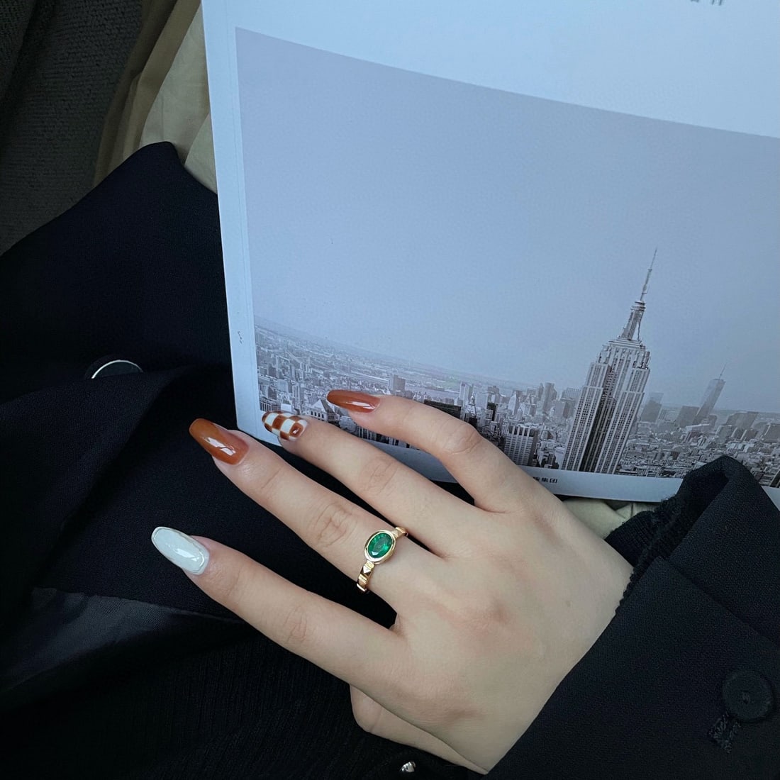 14k Gold 0.9 Ct Natural Emerald Ring - 5