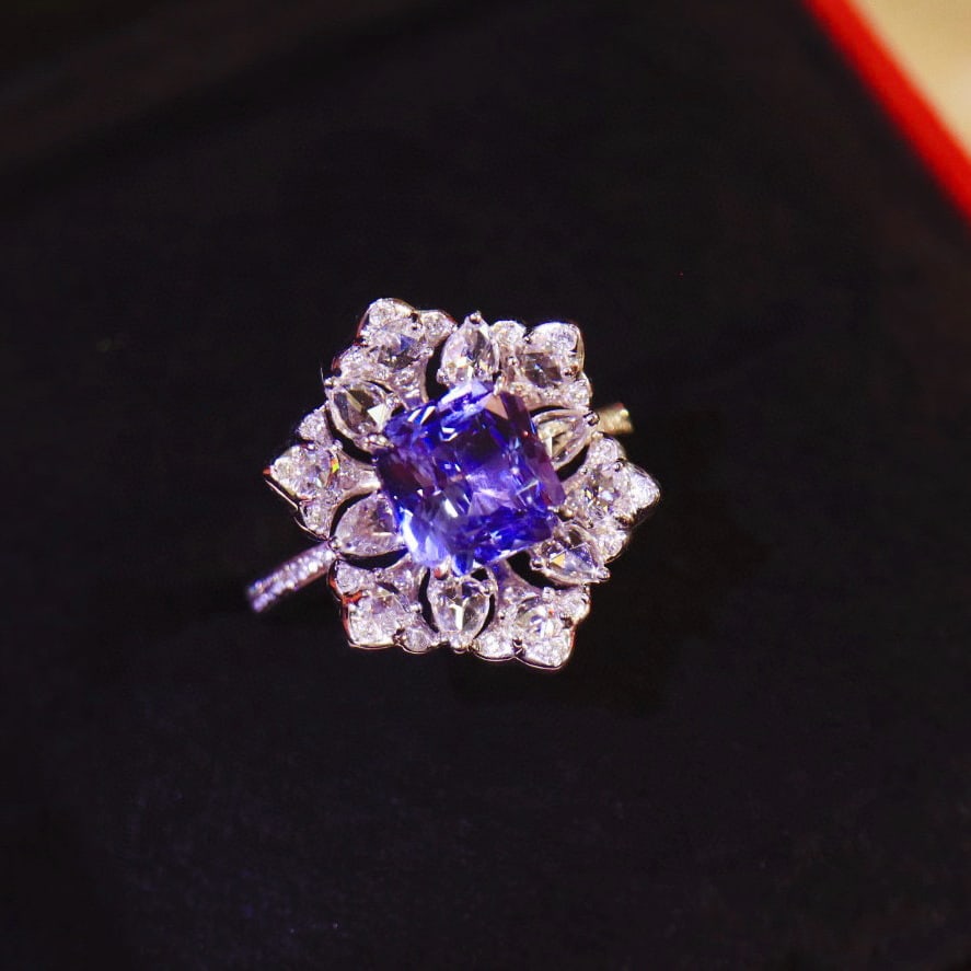 14k Gold 2.71 Ctw Natural Sapphire & Diamond Ring: Ref:231052327 // gold content:14k gold // ring size:7. 25us // // main gemstone:sapphire // shape:octagonal // carat weight:2. 03ct // color:purple // treatment:natural // // adjacent gemstone 2 : dia