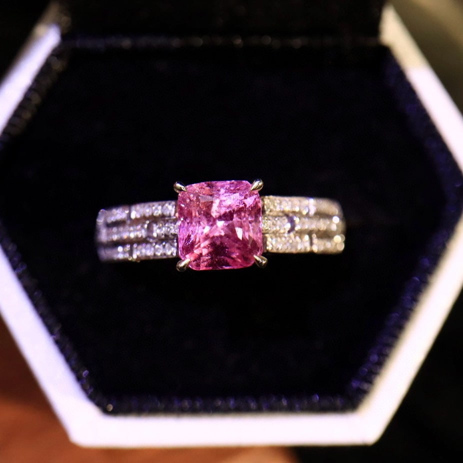 14k Gold 2.21 Ctw Natural Sapphire & Diamond Ring: Ref:231052329 // gold content:14k gold // ring size:7. 25us // // main gemstone:sapphire // shape:octagonal // carat weight:2. 06ct // color:pink // treatment:natural // // adjacent gemstone 2 : diamo