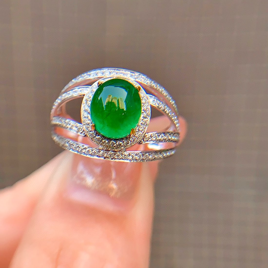 14k Gold 3.26 Ctw Vivid Green Natural Emerald & Diamond Ring: Ref:231052333 // gold content:14k gold // ring size:7. 25us // // main gemstone:emerald // shape:oval // carat weight:2. 70ct // color:vivid green // treatment:natural // // adjacent gemstone 2 : diam