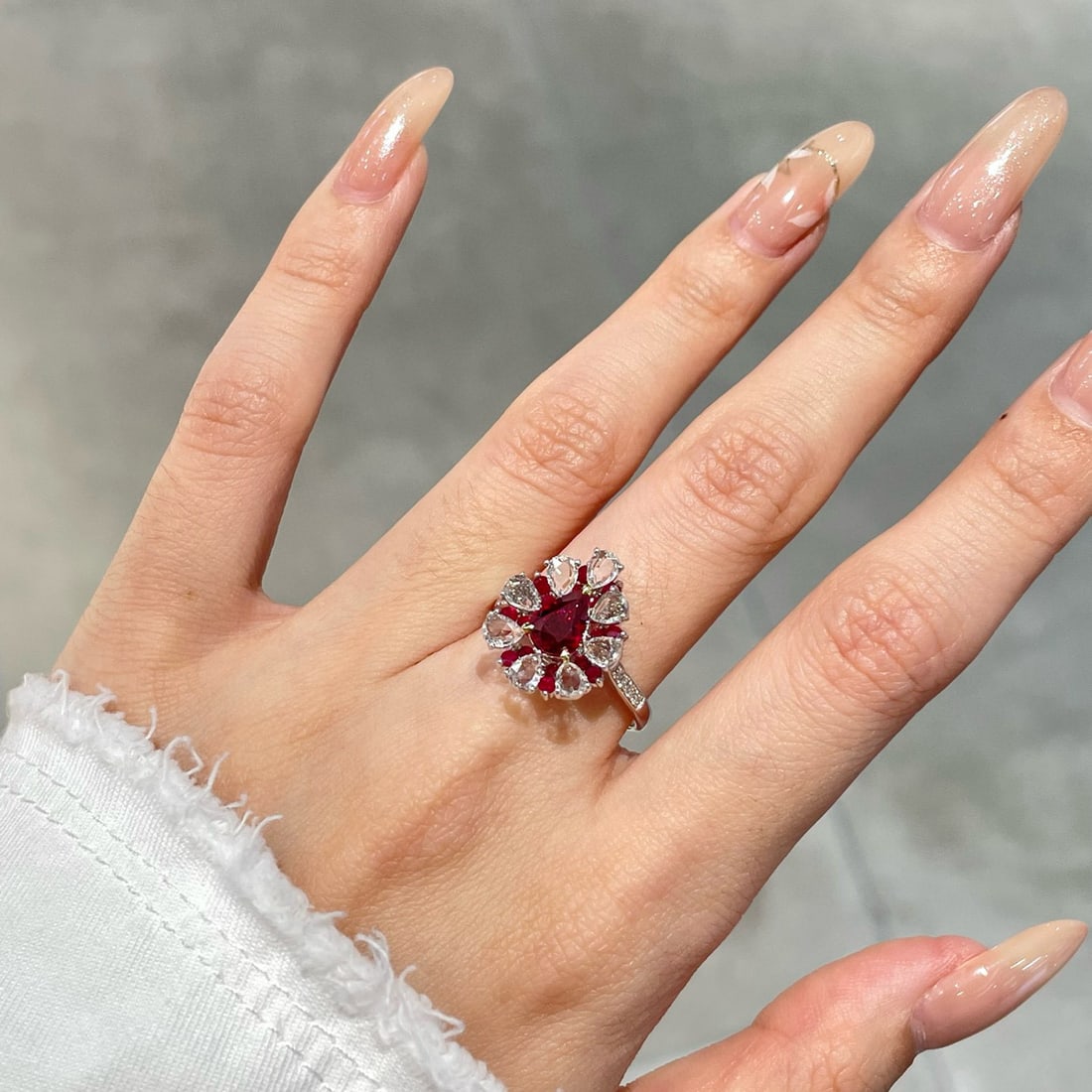 14k Gold 1.02 Ct Natural Ruby & Diamond & Sapphire & Ruby Ring: Ref:231052334 // gold content:14k gold // ring size:7. 25us // // main gemstone:ruby // shape:pear // carat weight:1. 02ct // color:pigeonblood red // treatment:natural // // adjacent gemstone 2 : dia