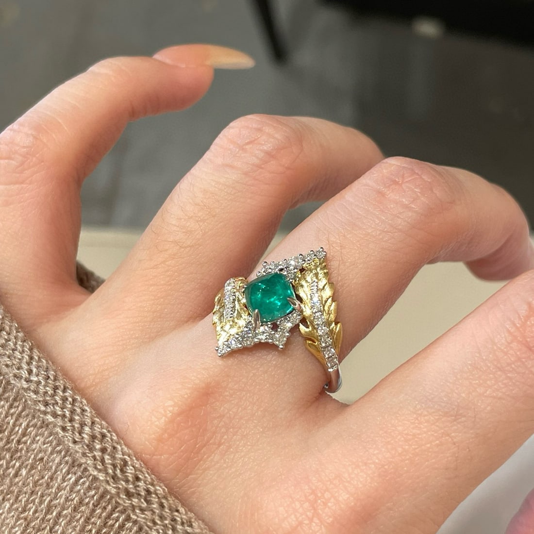 14k Gold 1.1 Ct Natural Emerald & Diamond Ring - 5