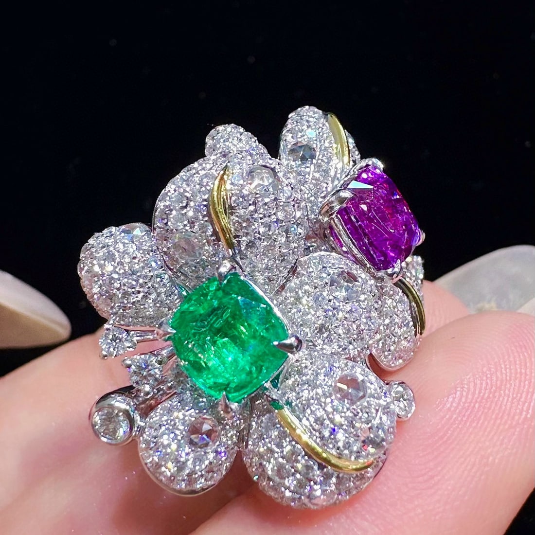 14k Gold 4.64 Ctw Natural Sapphire & Emerald & Diamond Ring - 2