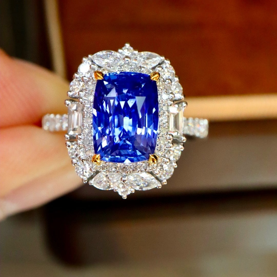 14k Gold 3.30 Ctw Natural Sapphire & Diamond Ring: Ref:231052366 // gold content:14k gold // ring size:7. 25us // // main gemstone:sapphire // shape:cushion // carat weight:2. 55ct // color:cornflower blue // treatment:natural // // adjacent gemstone 