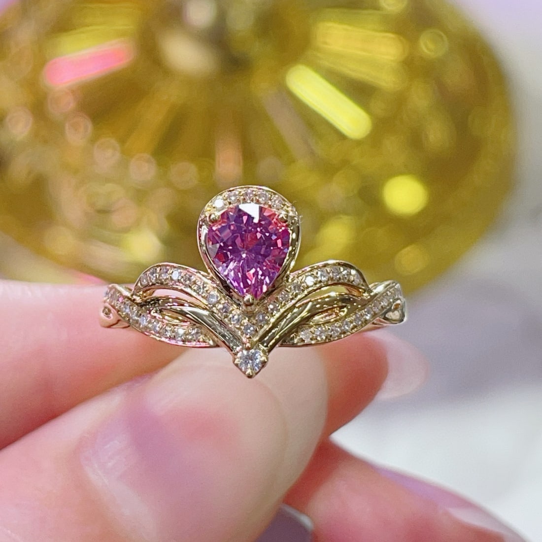 14k Gold 0.86 Ctw Natural Sapphire & Diamond Ring: Ref:231052386 // gold content:14k gold // ring size:7. 25us // // main gemstone:sapphire // shape:pear // carat weight:0. 7ct // color:pink // treatment:natural // // adjacent gemstone 2 : diamond //