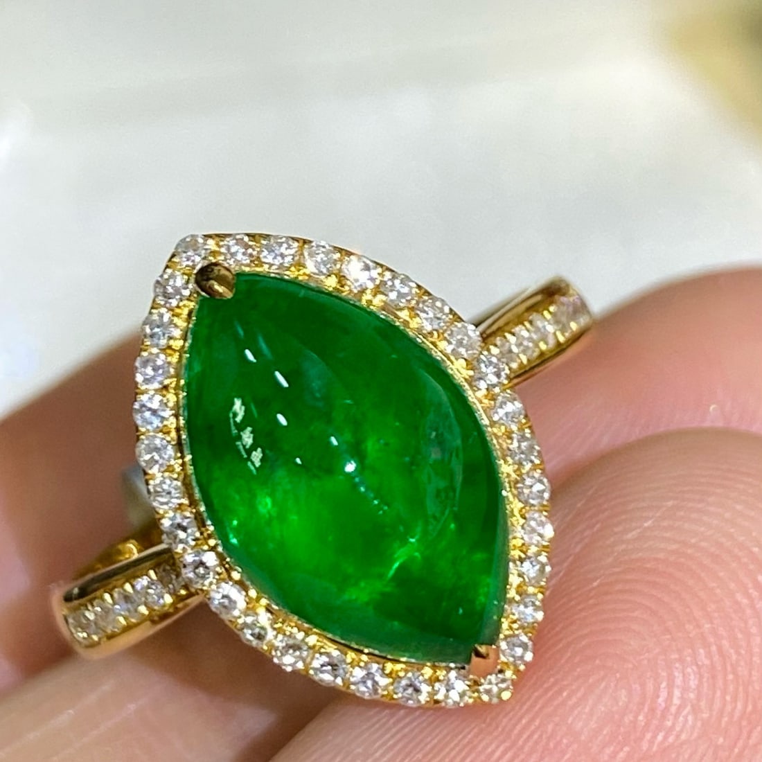 14k Gold 3.74 Ctw Vivid Green Natural Emerald & Diamond Ring: Ref:231052388 // gold content:14k gold // ring size:7. 25us // // main gemstone:emerald // shape:marquise // carat weight:3. 51ct // color:vivid green // treatment:natural // // adjacent gemstone 2 : 