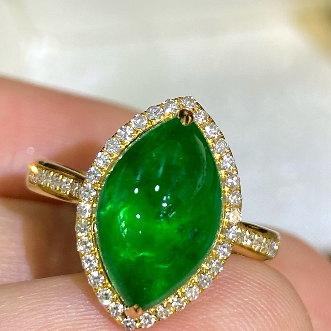 14k Gold 3.74 Ctw Vivid Green Natural Emerald & Diamond Ring - 4
