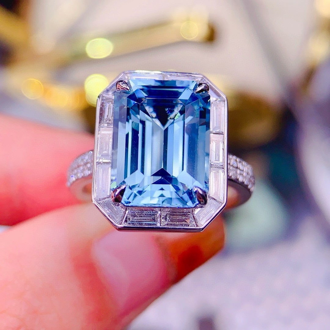 14k Gold 7.98 Ct Natural Aquamarine & Diamond Ring: Ref:231052391 // gold content:14k gold // ring size:7. 25us // // main gemstone:aquamarine // shape:octagonal // carat weight:7. 98ct // color:blue // treatment:natural // // adjacent gemstone 2 : dia