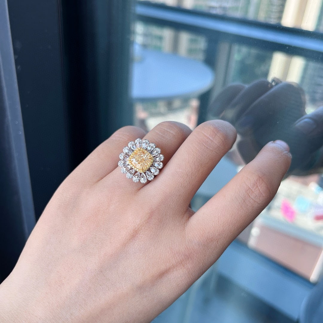 14k Gold 3.99 Ctw Natural Yellow Diamond & Diamond Ring - 4
