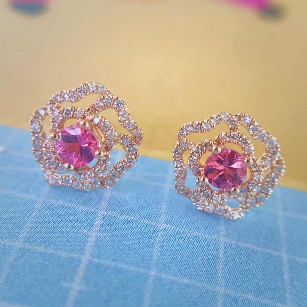 14k Gold 0.82 Ctw Natural Spinel & Diamond Earrings: Ref:231052399 // gold content:14k gold // main gemstone:spinel // shape:round // carat weight:0. 54ct // color:pink // treatment:natural // cut grade:g // // adjacent gemstone 2 : diamond //