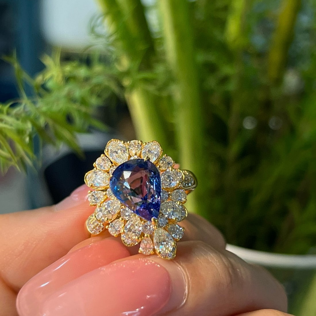 14k Gold 5.91 Ctw Natural Sapphire & Diamond Ring: Ref:231052400 // gold content:14k gold // ring size:7. 25us // // main gemstone:sapphire // shape:pear // carat weight:4. 06ct // color:cornflower blue // treatment:natural // // adjacent gemstone 2 :