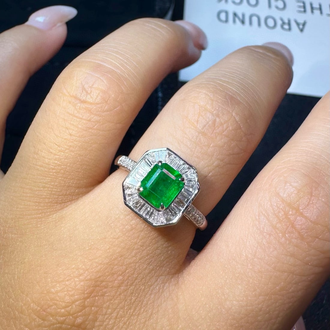 14k Gold 1.41 Ctw Vivid Green Natural Emerald & Diamond Ring - 4