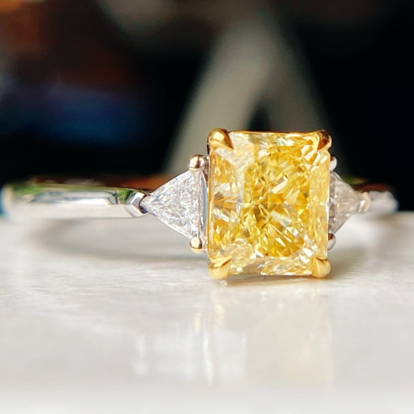 Gia Certified 14k Gold 1.10 Ctw Natural Yellow Diamond & Diamond Ring: Ref:231052423 // gold content:14k gold // ring size:7. 25us // // main gemstone:yellow diamond // certified:gia // shape:radiant // carat weight:1. 01ct // clarity grade:vs2 // color:yellow // treatme