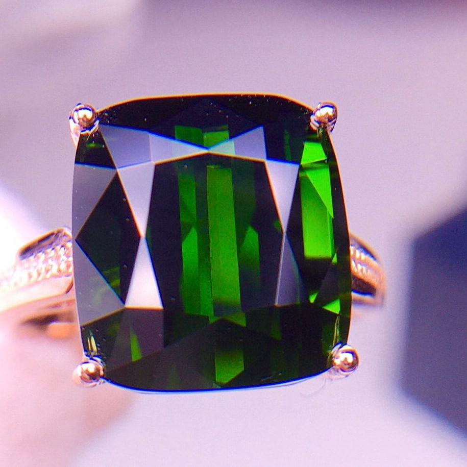 14k Gold 9.1 Ct Natural Tourmaline & Diamond Ring: Ref:231052425 // gold content:14k gold // ring size:7. 25us // // main gemstone:tourmaline // shape:cushion // carat weight:9. 1ct // color:green // treatment:natural // // adjacent gemstone 2 : diamo