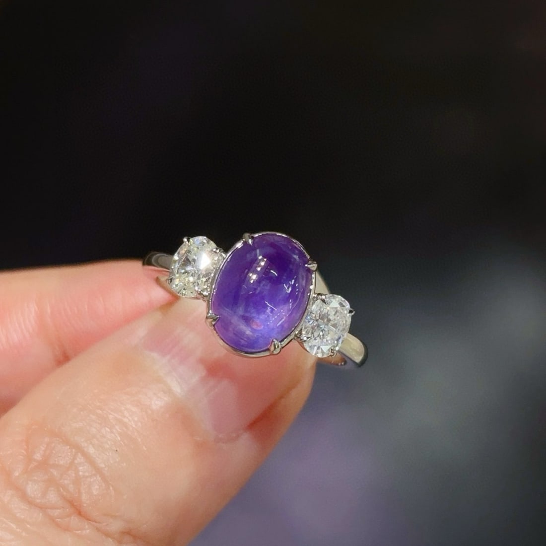 14k Gold 6.34 Ctw Natural Star Sapphire & Diamond Ring: Ref:231052426 // gold content:14k gold // ring size:7. 25us // // main gemstone:star sapphire // shape:oval // carat weight:5. 63ct // color:purple // treatment:natural // // adjacent gemstone 2 : dia