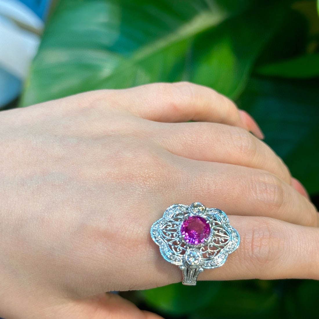 14k Gold 2.75 Ctw Natural Sapphire & Diamond Ring: Ref:231052427 // gold content:14k gold // ring size:7. 25us // // main gemstone:sapphire // shape:round // carat weight:2. 01ct // color:pink // treatment:natural // cut grade:g // // adjacent gemston