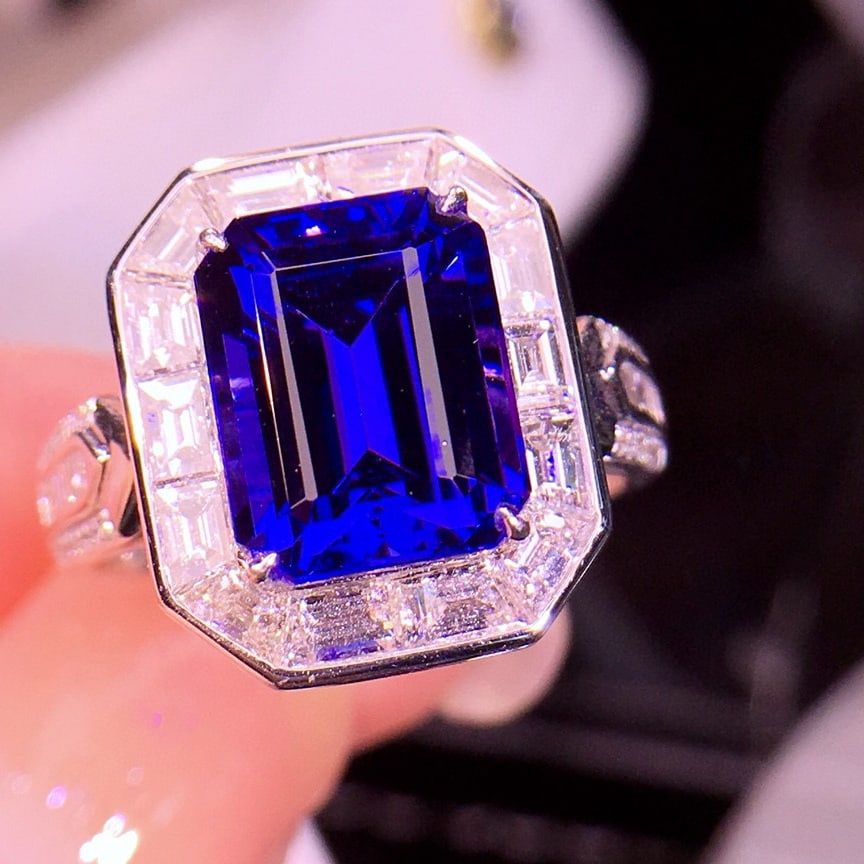 14k Gold 7.18 Ctw Natural Tanzanite & Diamond Ring - 2