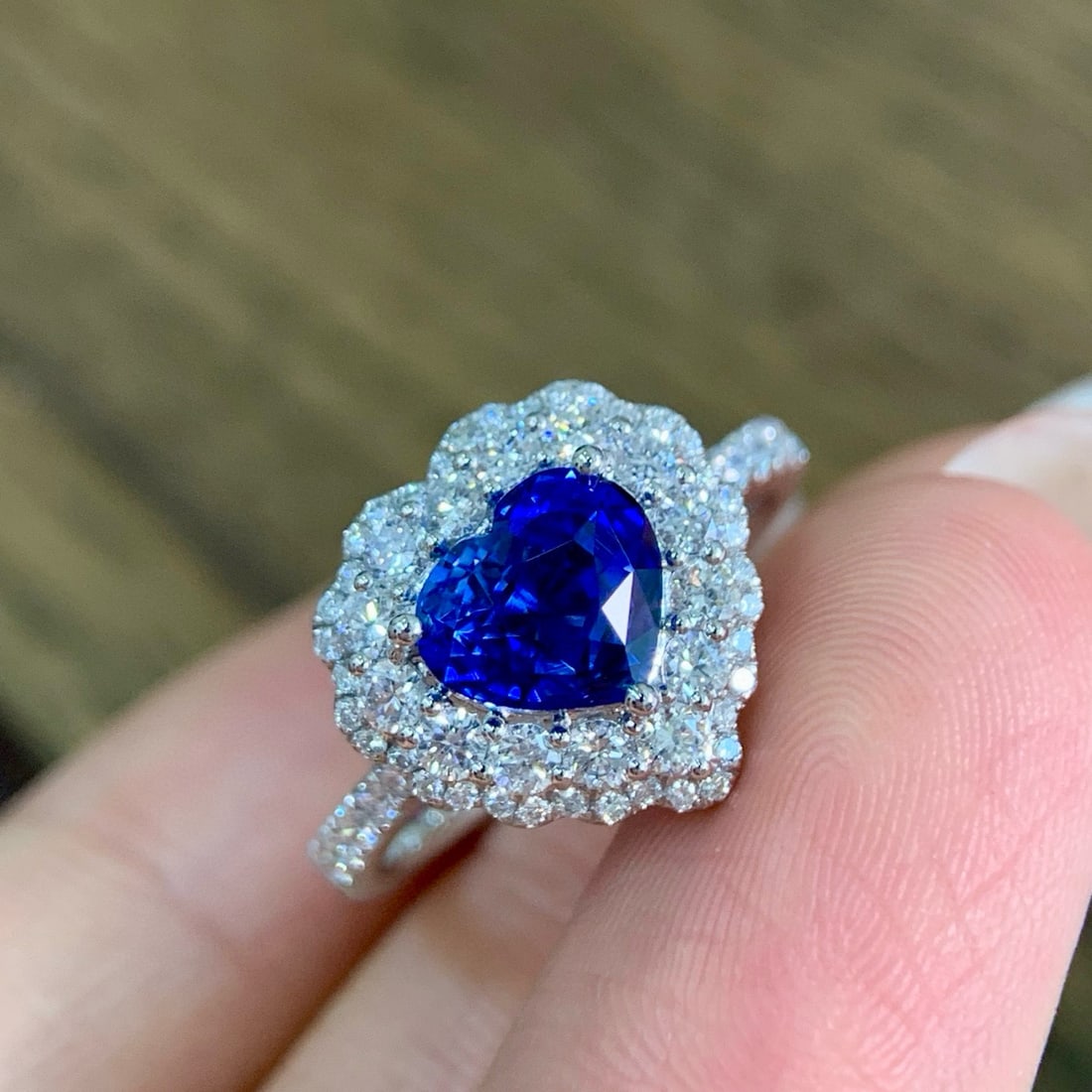 14k Gold 2.79 Ctw Natural Sapphire & Diamond Ring: Ref:231052441 // gold content:14k gold // ring size:7. 25us // // main gemstone:sapphire // shape:heart // carat weight:2. 05ct // color:royal blue // treatment:natural // // adjacent gemstone 2 : dia