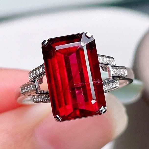 14k Gold 5.67 Ct Natural Tourmaline & Diamond Ring: Ref:231052446 // gold content:14k gold // ring size:7. 25us // // main gemstone:tourmaline // shape:octagonal // carat weight:5. 67ct // color:red // treatment:natural // // adjacent gemstone 2 :