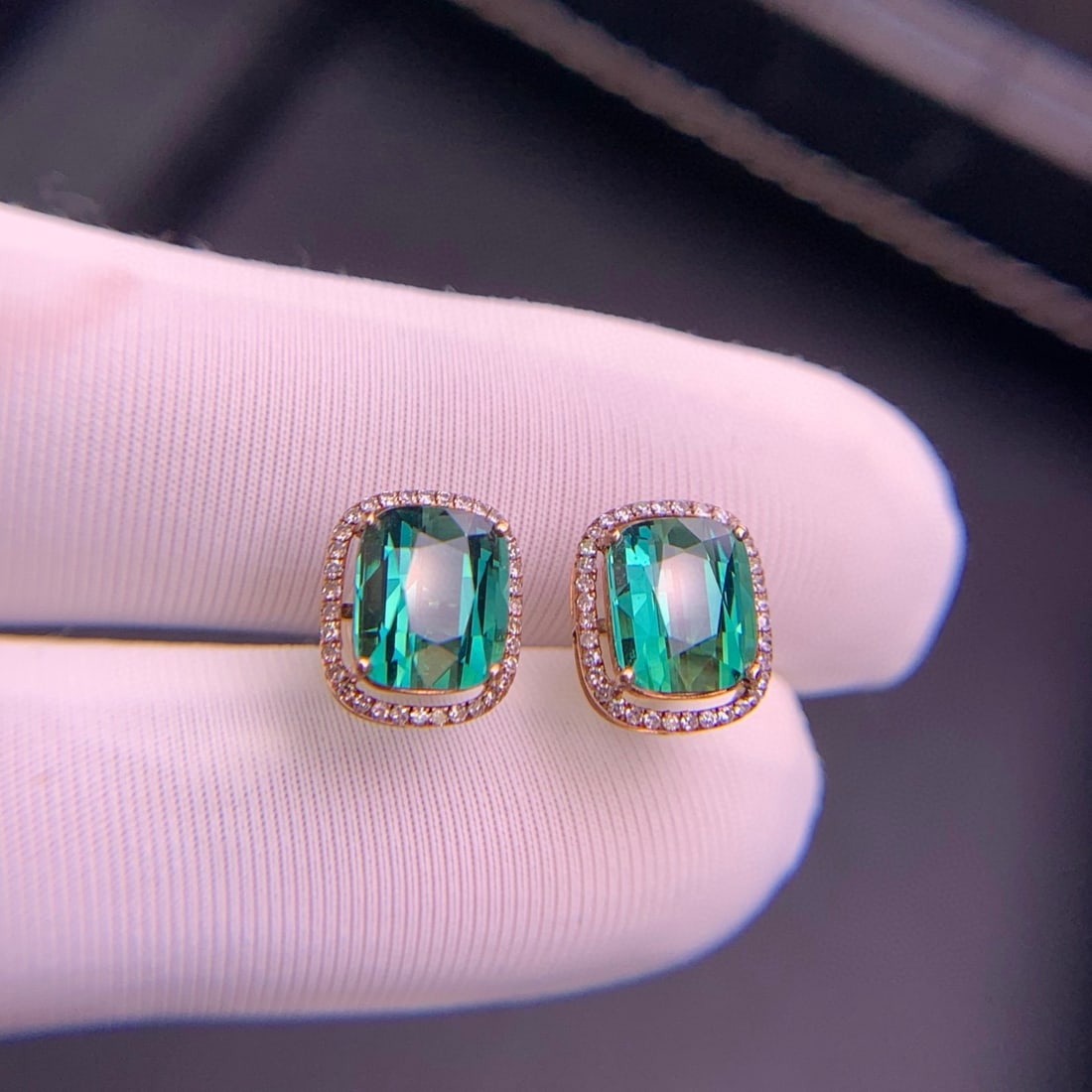14k Gold 3.7 Ct Natural Tourmaline & Diamond Earrings: Ref:231052450 // gold content:14k gold // main gemstone:tourmaline // shape:cushion // carat weight:3. 7ct // color:green // treatment:natural // // adjacent gemstone 2 : diamond // shape:round // cla