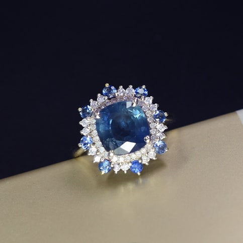 14k Gold 3.76 Ctw Natural Sapphire & Diamond Ring - 2