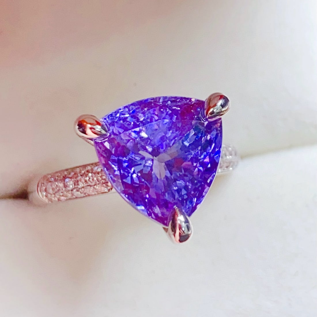 14k Gold 7.54 Ctw Natural Tanzanite & Diamond Ring - 6