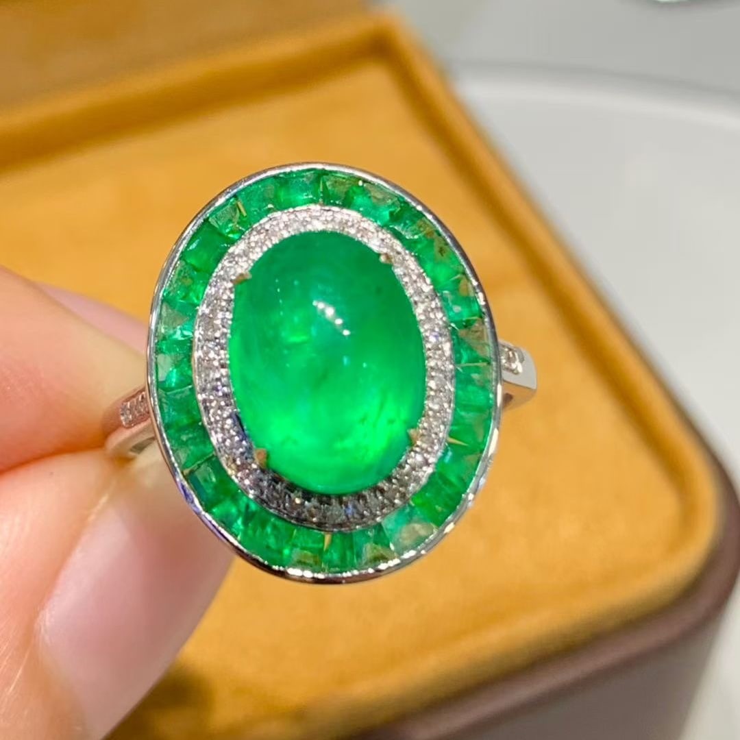 14k Gold 3 Ct Natural Emerald & Diamond & Emerald Ring: Ref:231053061 // gold content:14k gold // ring size:7. 25us // // main gemstone:emerald // shape:oval // carat weight:3ct // color:green // treatment:natural // // adjacent gemstone 2 : diamond //