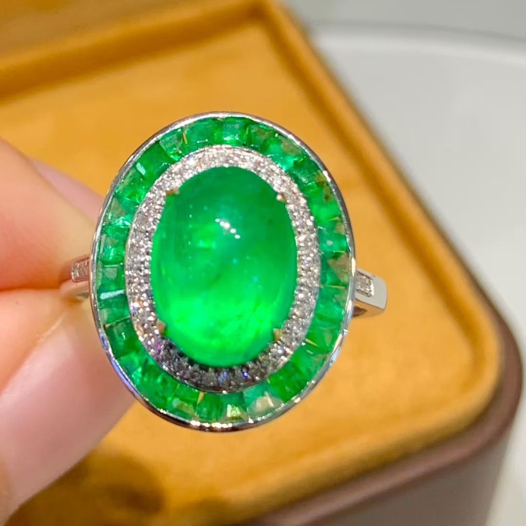 14k Gold 3 Ct Natural Emerald & Diamond & Emerald Ring - 2