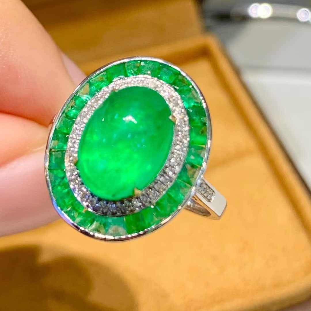 14k Gold 3 Ct Natural Emerald & Diamond & Emerald Ring - 3