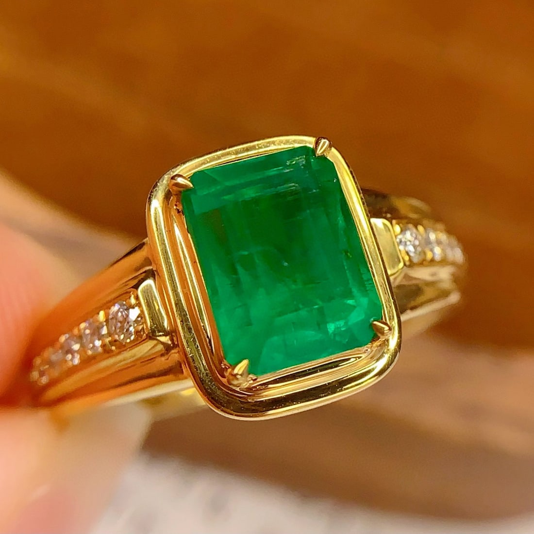 14k Gold 2 Ct Natural Emerald & Diamond Ring - 5