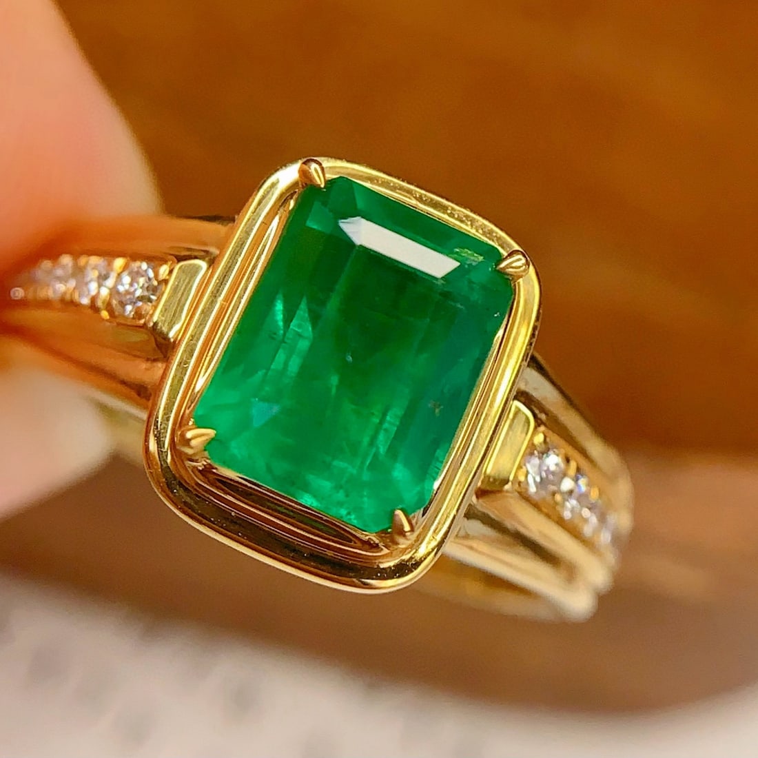 14k Gold 2 Ct Natural Emerald & Diamond Ring - 6