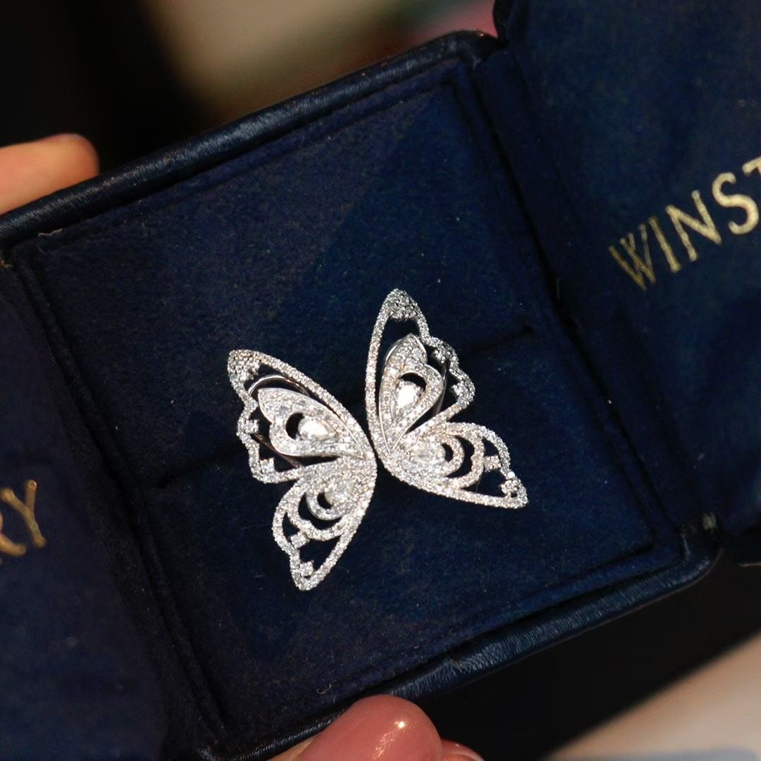 14k Gold 0.86 Ct Natural H Diamond & Butterfly Earrings: Ref:231053071 // gold content:14k gold // main gemstone:diamond // shape:multiply // carat weight:0. 86ct // clarity grade:vs-si // color:h // treatment:natural // High Estimate: 4300 Condition: New
