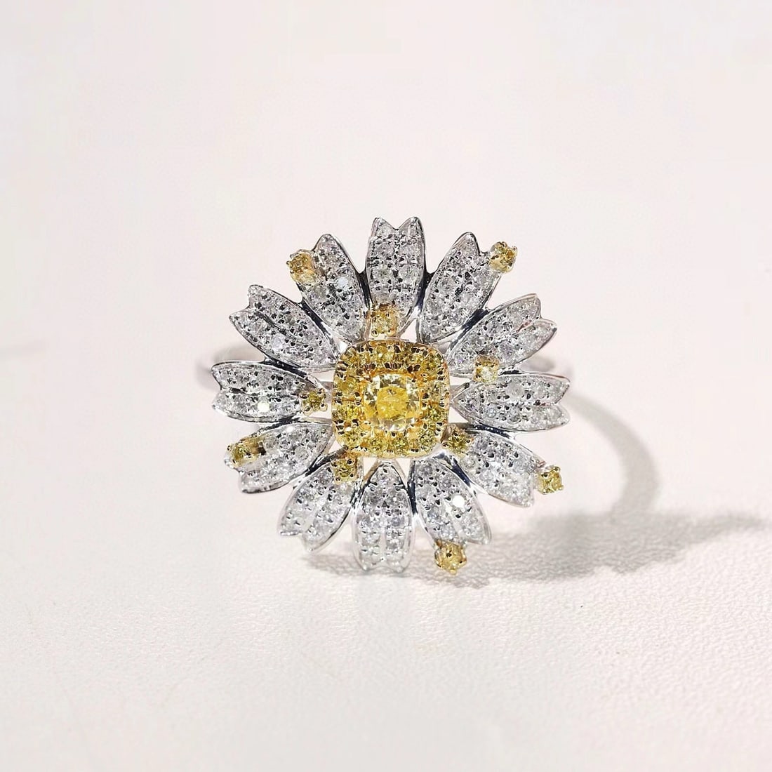 14k Gold 0.7 Ct Natural Color Diamond Ring - 2