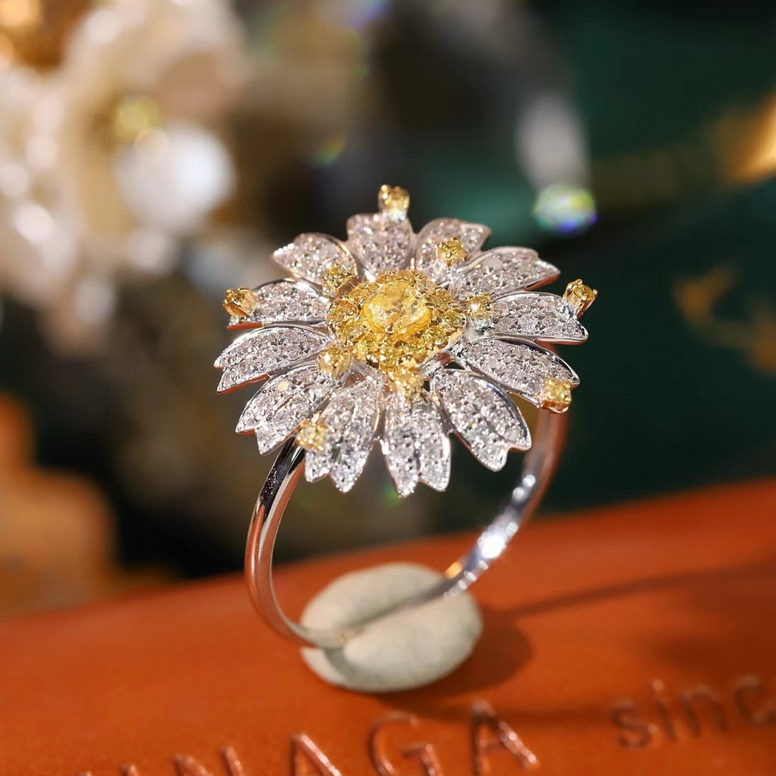 14k Gold 0.7 Ct Natural Color Diamond Ring - 4