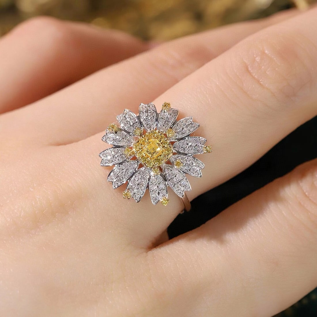 14k Gold 0.7 Ct Natural Color Diamond Ring - 7