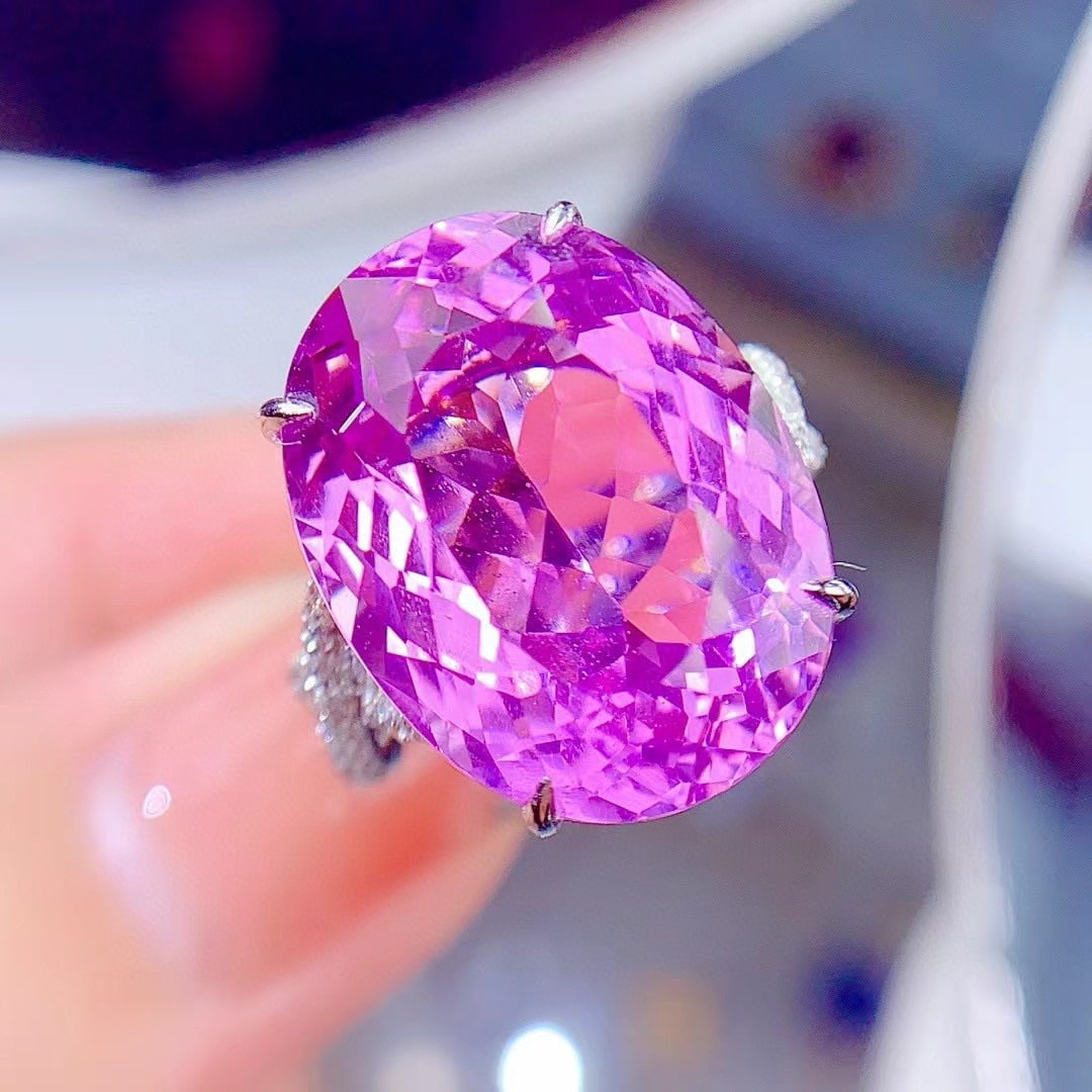 14k Gold 22.11 Ctw Natural Kunzite & Diamond Ring: Ref:231053119 // gold content:14k gold // ring size:7. 25us // // main gemstone:kunzite // shape:oval // carat weight:21. 3ct // color:purple // treatment:natural // // adjacent gemstone 2 : diamond