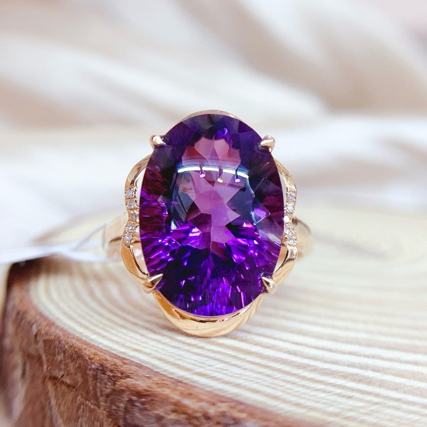 14k Gold 8.35 Ct Natural Amethyst & Diamond Ring: Ref:231053124 // gold content:14k gold // ring size:7. 25us // // main gemstone:amethyst // shape:oval // carat weight:8. 35ct // color:purple // treatment:natural // // adjacent gemstone 2 : diamond