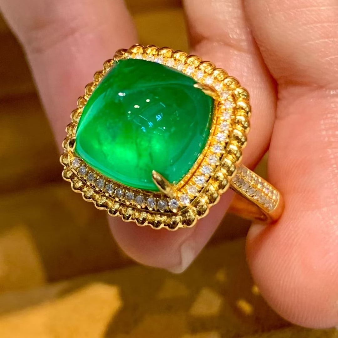 14k Gold 5.6 Ct Natural Emerald & Diamond Ring - 2