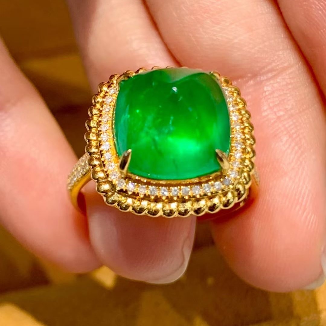 14k Gold 5.6 Ct Natural Emerald & Diamond Ring - 3