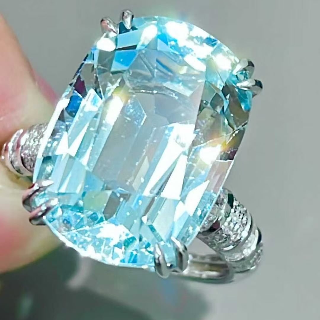 14k Gold 13.99 Ct Natural Aquamarine & Diamond Ring - 5